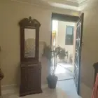 دولاب انتيك كلاسيك بحالة ممتازة