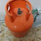 اسطوانة غاز للبيع ب200 ريال فاضي