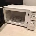 للبيع مكرويف وشاشة