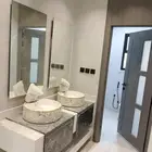 للبيع ملحق بالدمام حي احد 71 جديده 6 غرف وصاله و3 سطح