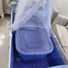 سرير اطفال وكرسي سياره