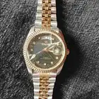 ساعة يد سويسرية