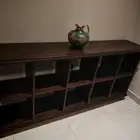 مكتبة تلفزيون قويه جدا لون بني غامق