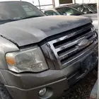 فورد اكسبديشن الموديل 2010 اللون ذهبي