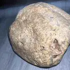 حجر غريب وزنه مايقارب 5كيلوا جرام
