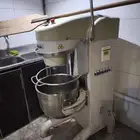 معدات مصنع حلويات للبيع