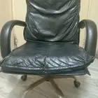 كرسي دوار مستعمل بس ثابت مايطلع وينزل