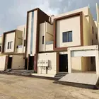 للبيع شقه دور ارضي بحوش واسع وبايكه سياره بابها تصميم فاخر