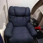 سرير اطفال وكراسي