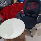 كرسي وطاولة بحاله مقبولة