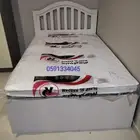 السرير و دواليب