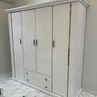 تصميم غرف نوم وديكورات خشبيه وابواب خشب تفصيل مرايه تسريحه