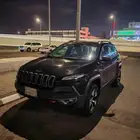 جيب شروكي فل كامل 2015