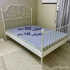 سرير مع مرتبة ودولاب من إيكيا
