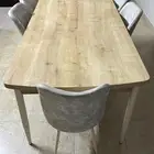 طاولة طعام