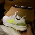 جزمة رياضية اولترا بوستULTRABOOST 5