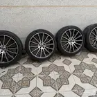 جنوط مرسيدس طقم موديل 2021 كفرات Pirelli نظيفه مافيها شي
