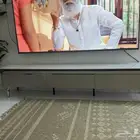 مراية ومكتبة شاشة وشجرة انوار