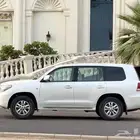 لاند كروزر 2011