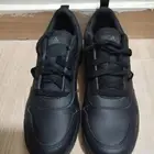 للبيع حذاء رياضي ولادي