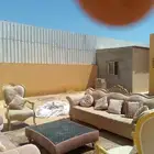 طقم كنب شبه جديد كامل مع ستاره وطاولاته