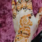 بائعة حناء طبيعي