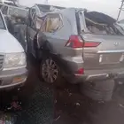 يوجد لدينا قطع غيار جيب لاندكروزر 2005الي 2015