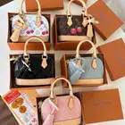 شنط ماركة لويس فيتون مستر كوالتي مع الملحقات