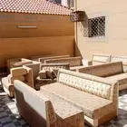 كنب عشر قطع مع الطاولات