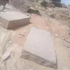يوجد لدينا بكلين لبنيان الحجر وقص ارضي