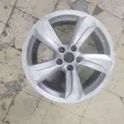جنطين لكزز اي اس مستخدم نضيف مقاس 18