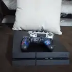 سوني فور مع يدين وشريط وجميع الملحقات