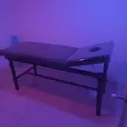 اسرة مساج وطاولات وكنب جلد ولوشن وزيت وجميع مستلزمات محلات ا