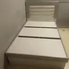 سرير بخزنه نفر ونص من غير مرتبه بس الهيكل خشبي ب300 ريال