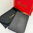 محفظة جلد رجالية من كارتييه بلون أسود وتصميم ثنائي الطي  مع
