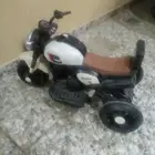 سرير اطفال شبه جديد دباب اطفال كهربائي