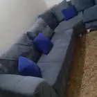 كنب نظيف للبيع القماش مخمل لون رصاصي غامق 8 متار