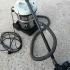 مكنسه كهربائيه