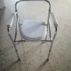 كرسي صحي لكبار السن