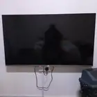 شاشة سمارت 50 بوصة فيه كسر الجنب سبب البيع للحاجه