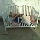 سرير و طاولة للبيع
