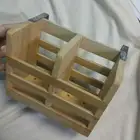 حامل اقلام خشبي مع مسكه   مثبت