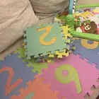 عربة أطفال ومدخل