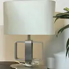 مصباح طاولة من ايكيا شبه جديد