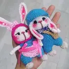 توزيعات ميداليات وباقات ورد بخيوط الصوف