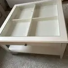 طاولة من ايكيا