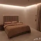 شقة انيقة بغرفتين نوم وصالة وحمامين عادي و افرنجي