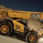 تاجير جميع انواع المعدات . الشهري . اليومي . والمشاوير