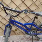 تبرع سيكل سكوتر أرضي.