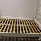 سرير من ايكيا
